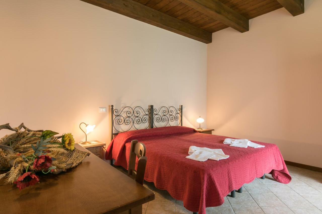 Agriturismo L'Antico Frutto Премилкуоре Екстериор снимка