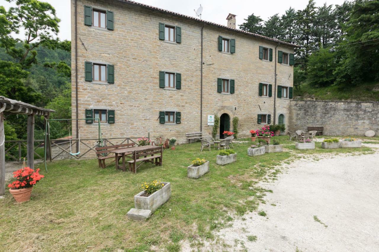 Agriturismo L'Antico Frutto Премилкуоре Екстериор снимка