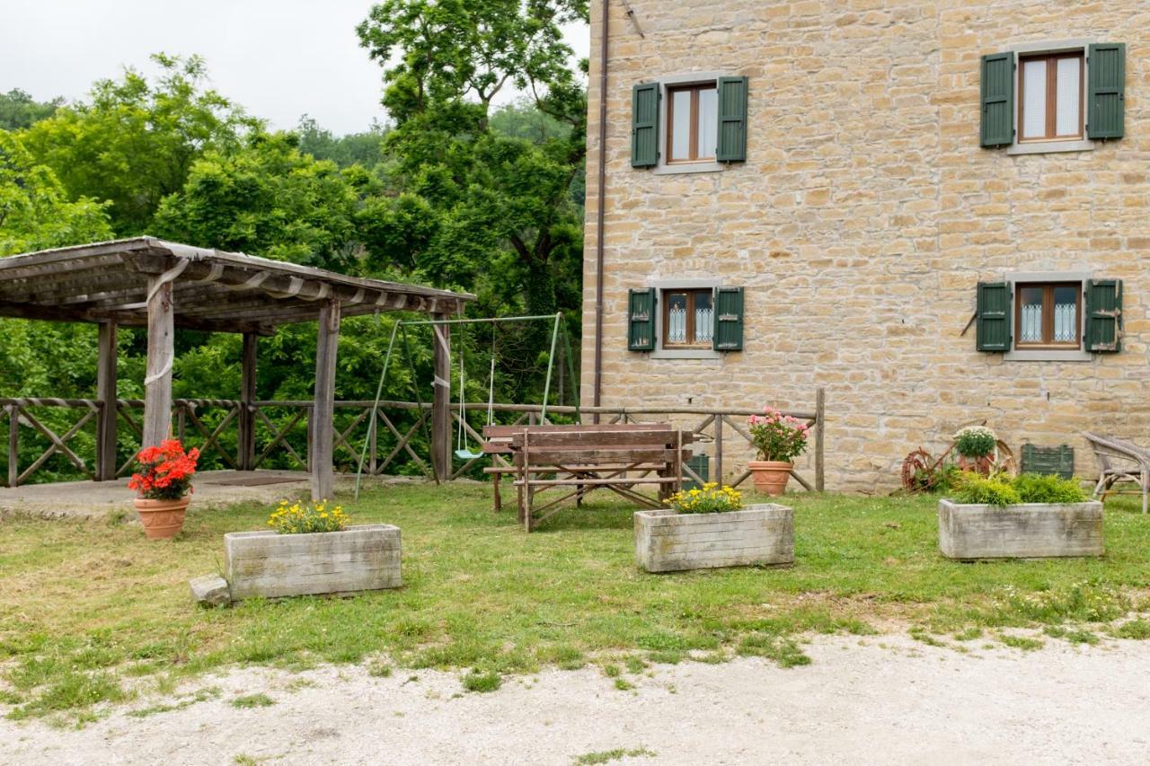Agriturismo L'Antico Frutto Премилкуоре Екстериор снимка